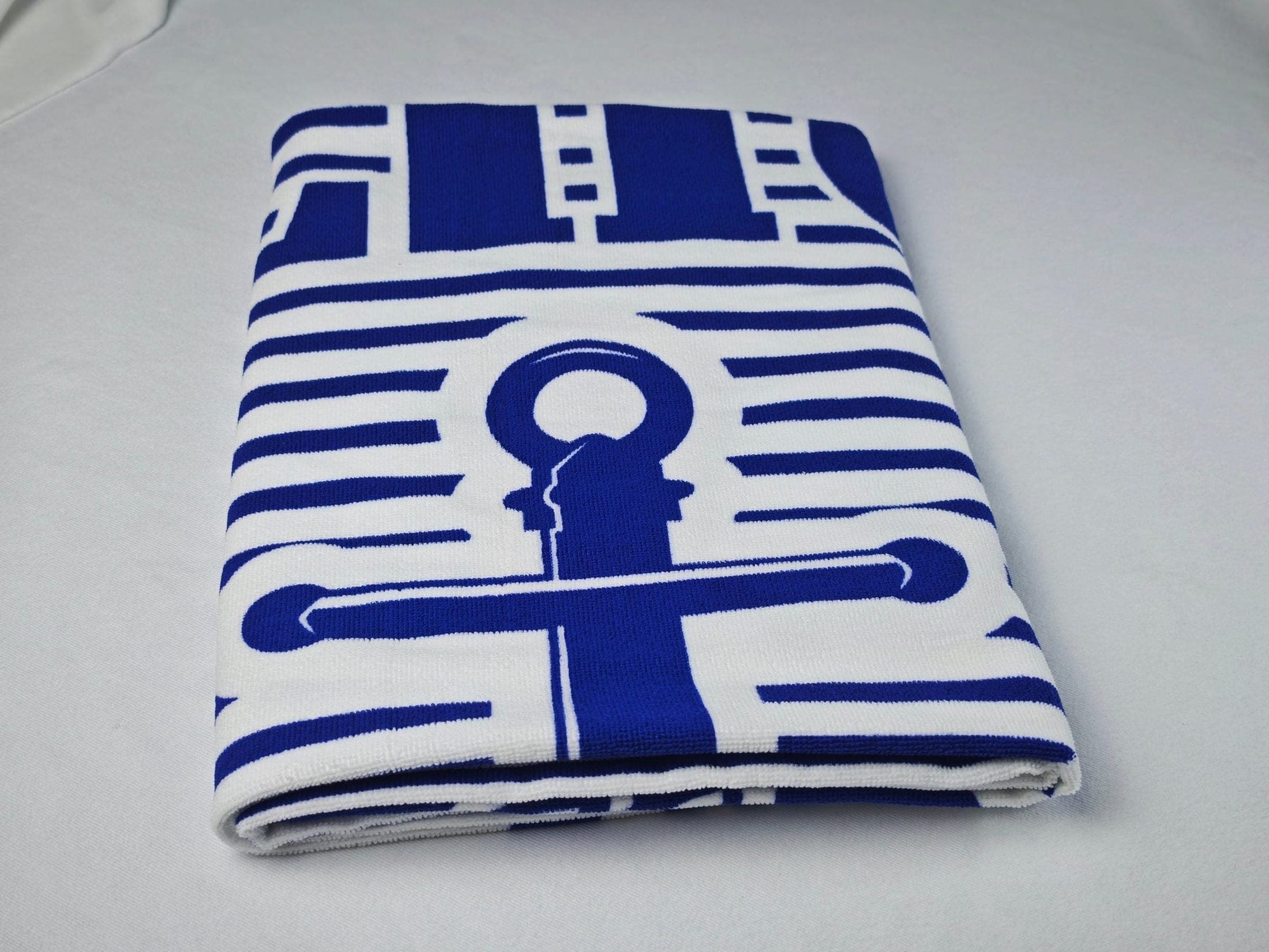 Microfiber Striped Anchor Print Beach Towel